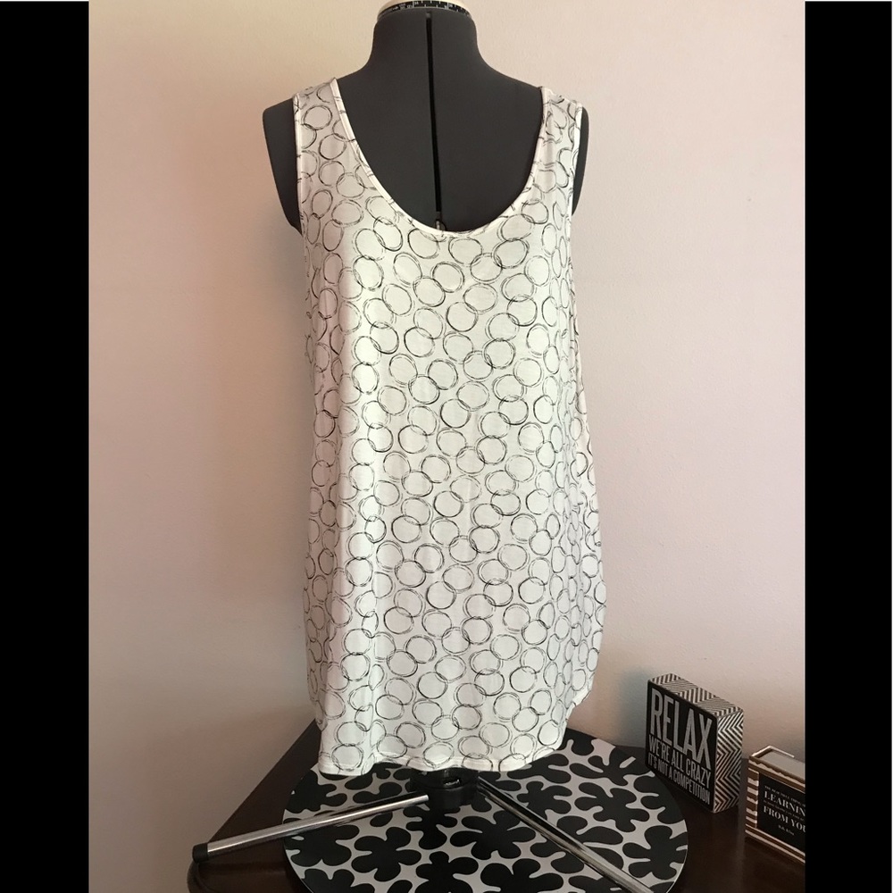 Apt. 9 sleeveless shirt size XL